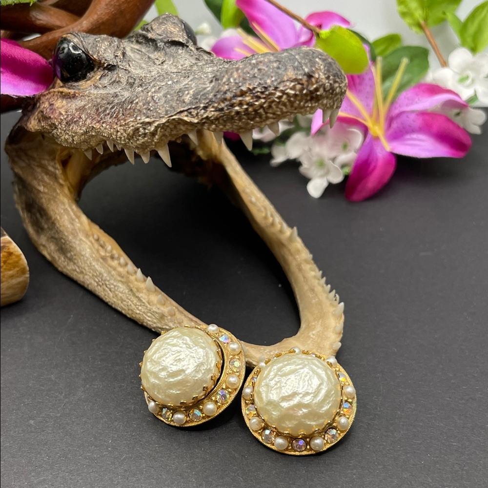 Faux pearl clip earrings vintage